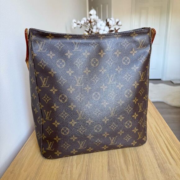 ✅AUTHENTIC✅LOUIS VUITTON LOOPING GM - Picture 4 of 15